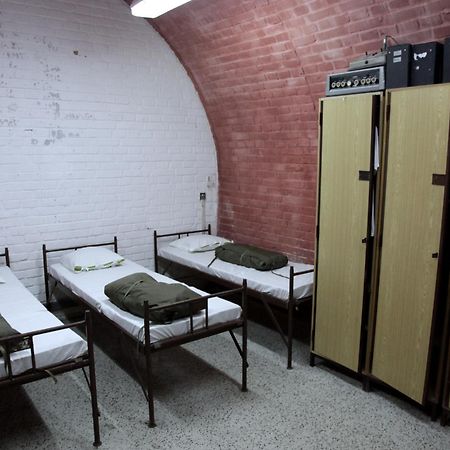 Auberge de jeunesse 10-Z Bunker à Brno Extérieur photo