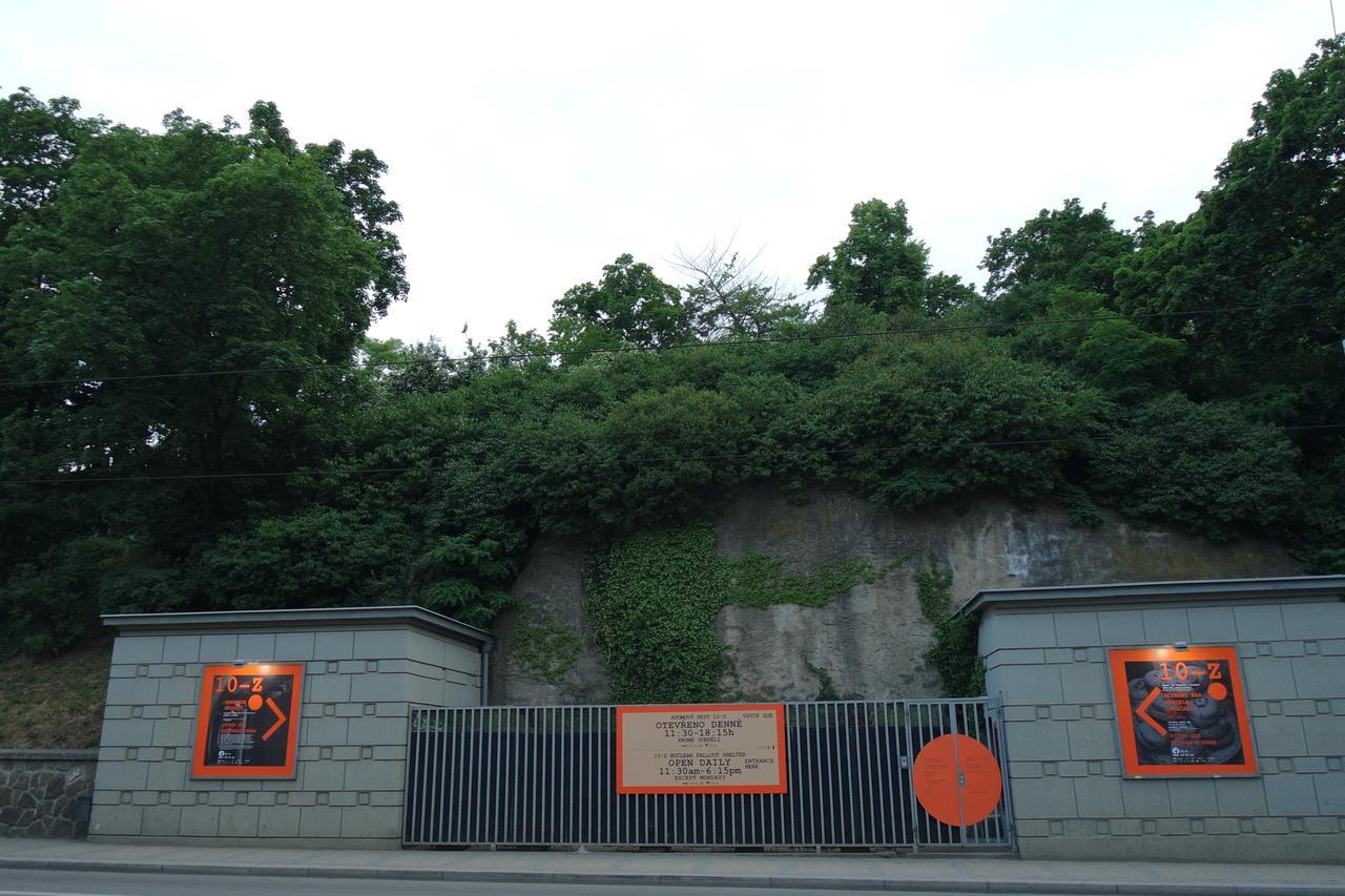 Auberge de jeunesse 10-Z Bunker à Brno Extérieur photo