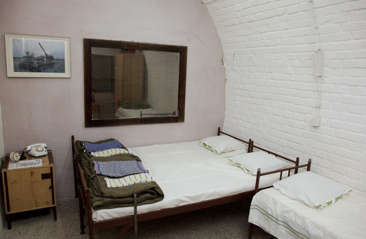 Auberge de jeunesse 10-Z Bunker à Brno Chambre photo