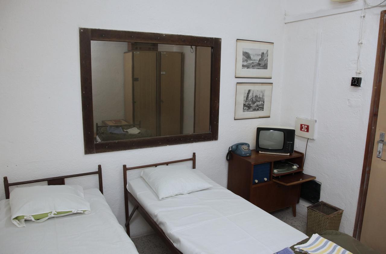 Auberge de jeunesse 10-Z Bunker à Brno Chambre photo